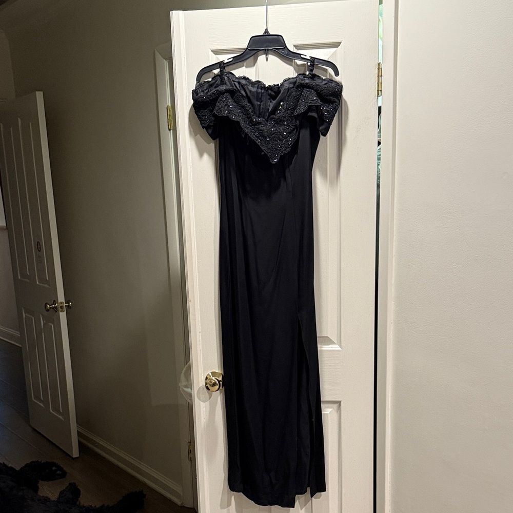 Elegant Black Off-Shoulder Nightgown